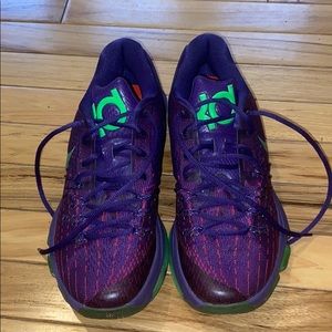 Purple and green KDs